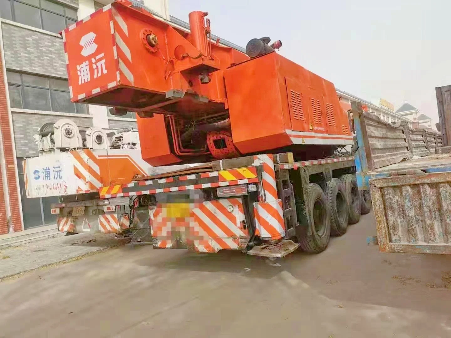 130-тонный гусеничный кран Zoomlion QY130H китайский поставщик в хорошем рабочем состоянии