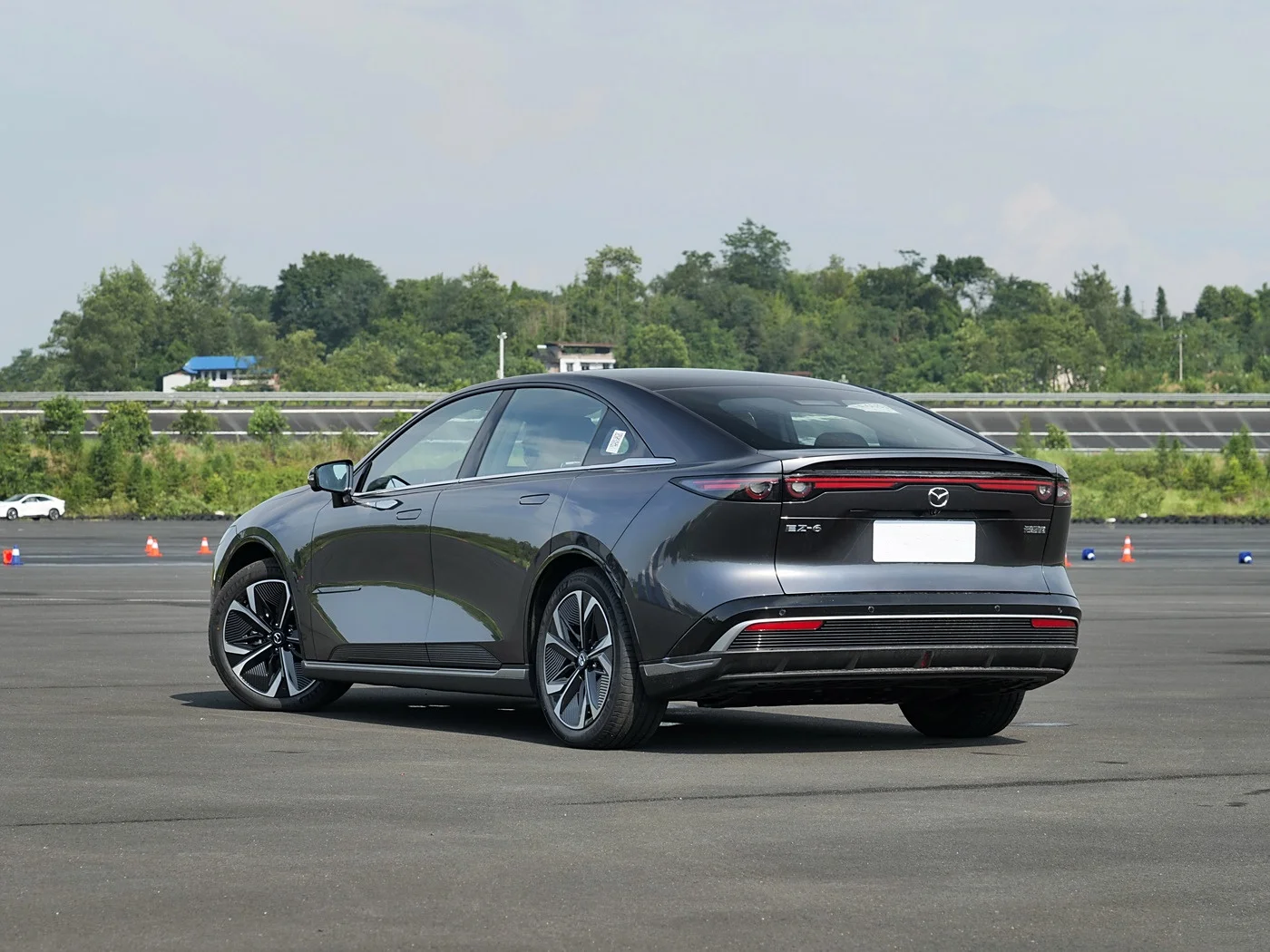 Mazda EZ-6 EV мощный электрический автомобиль новой энергии REEV оптом автомобили
