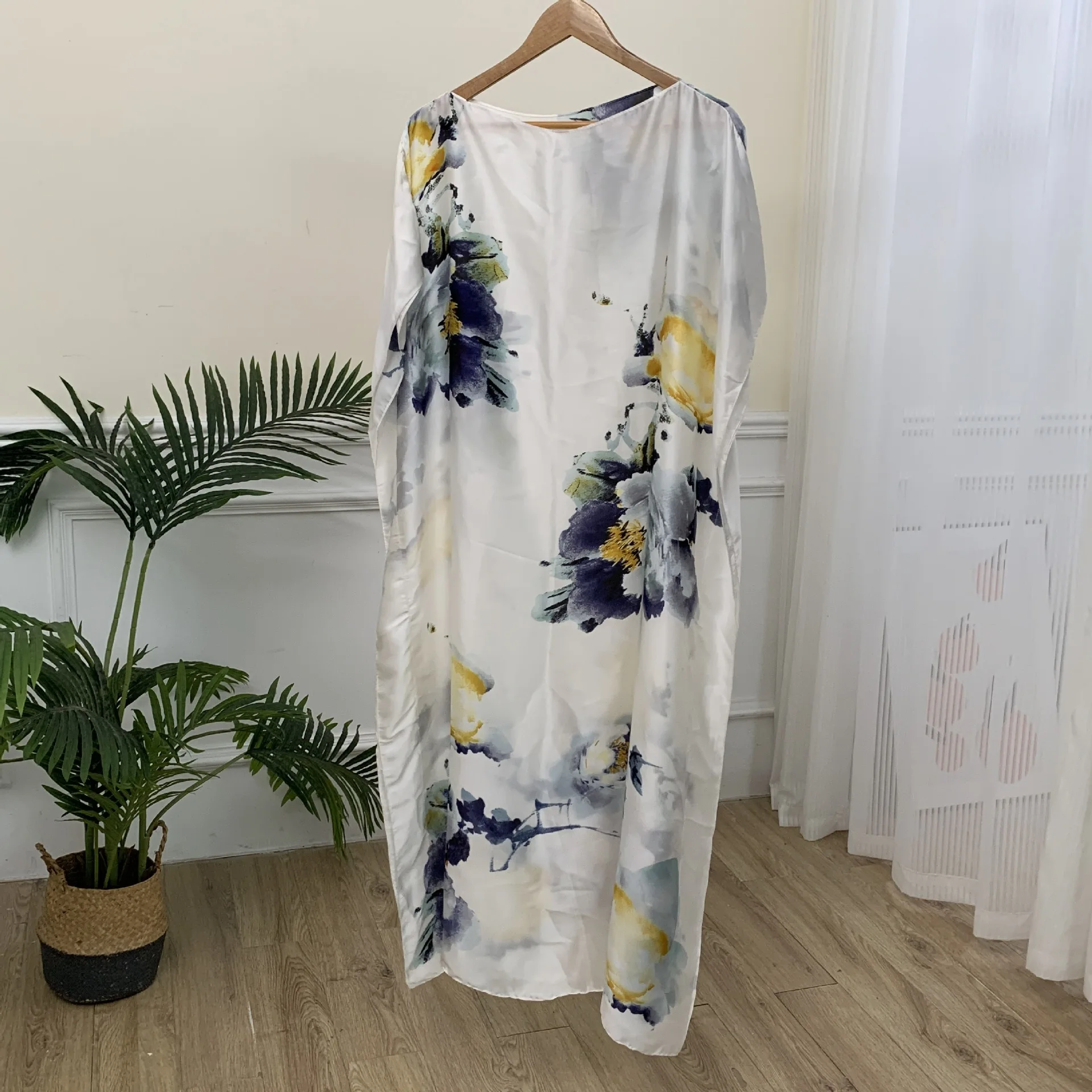Hot selling High-quality African Big Size Loose Silk Printed Kaftans Luxury Branded Silk african women clothing