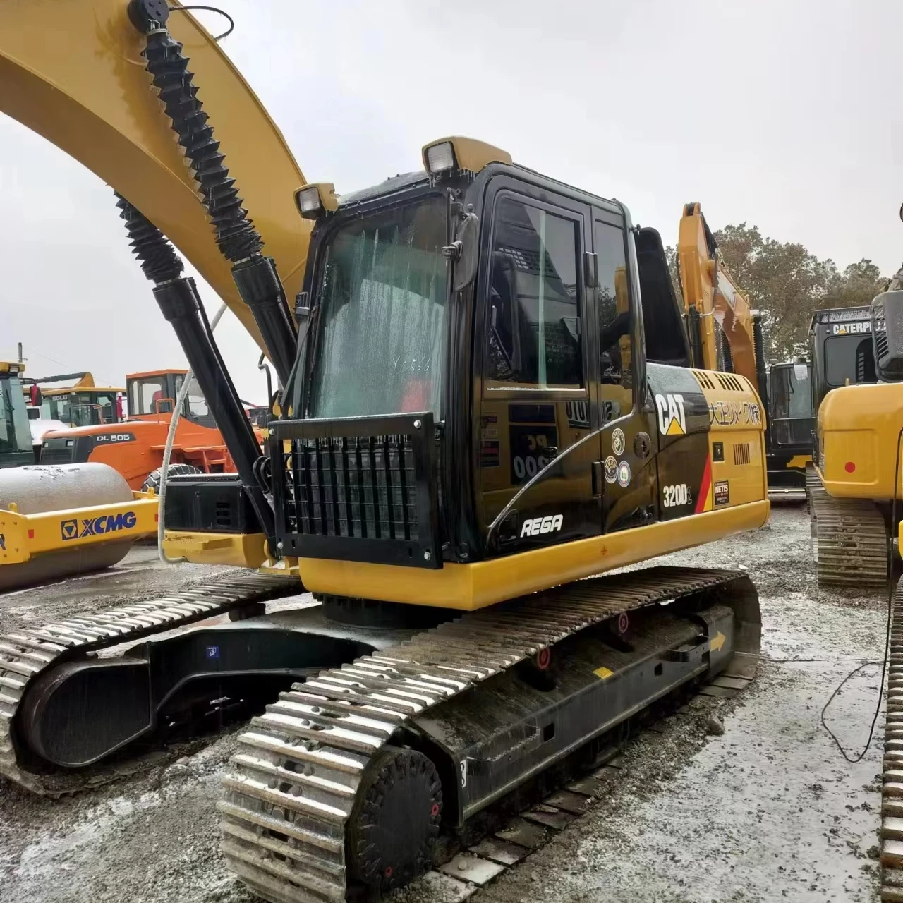 Б/у CAT 320D2 экскаватор в хорошем состоянии