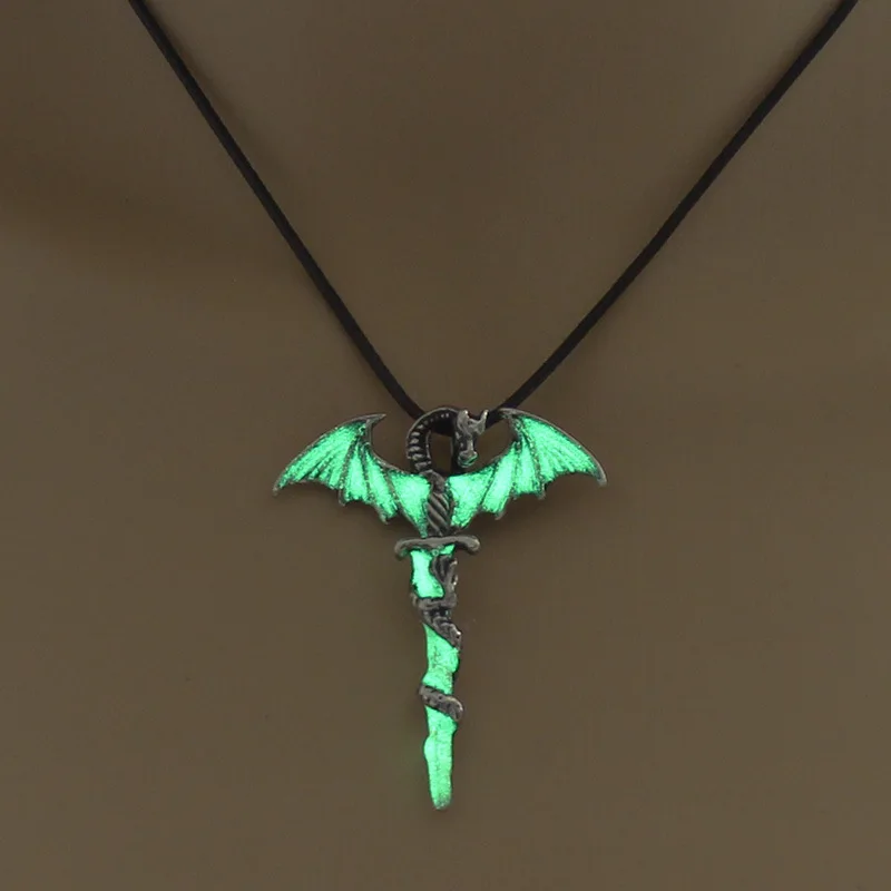 hot sale luminous Dragon Glowing Stone Flying Glow in the Dark Necklace for Women Men pendant halloween creative jewelry