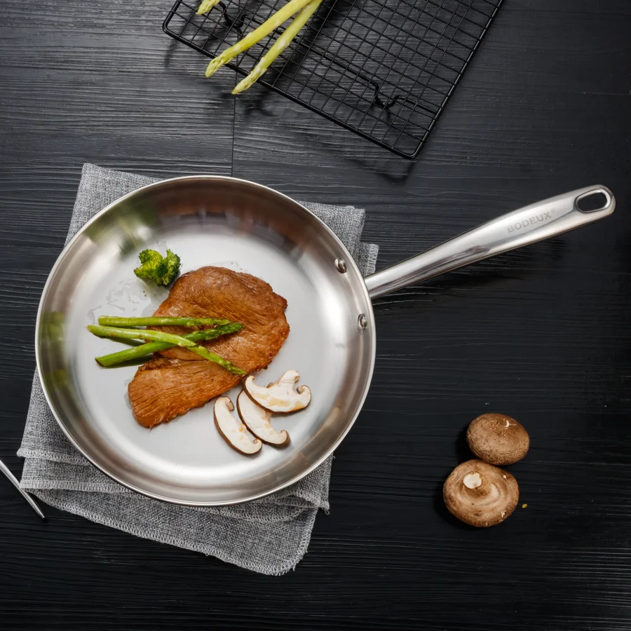 Factory wholesale stainless steel frying pans Kitchen cooking pans Induction non-stick pans are easy to clean at home