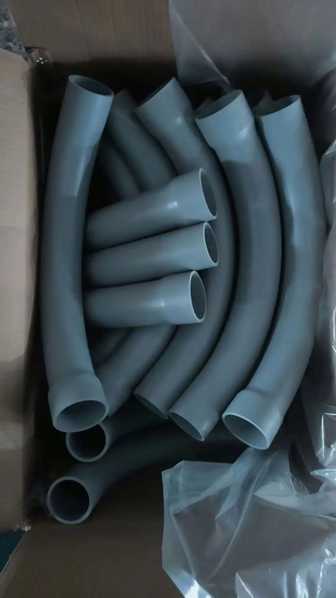 China Plastic  PVC Pipe Fittings NEMA TC2 sch 40/80 Bends Sweep Bend Conduit Bends 1/2-8INCH for electronic communication