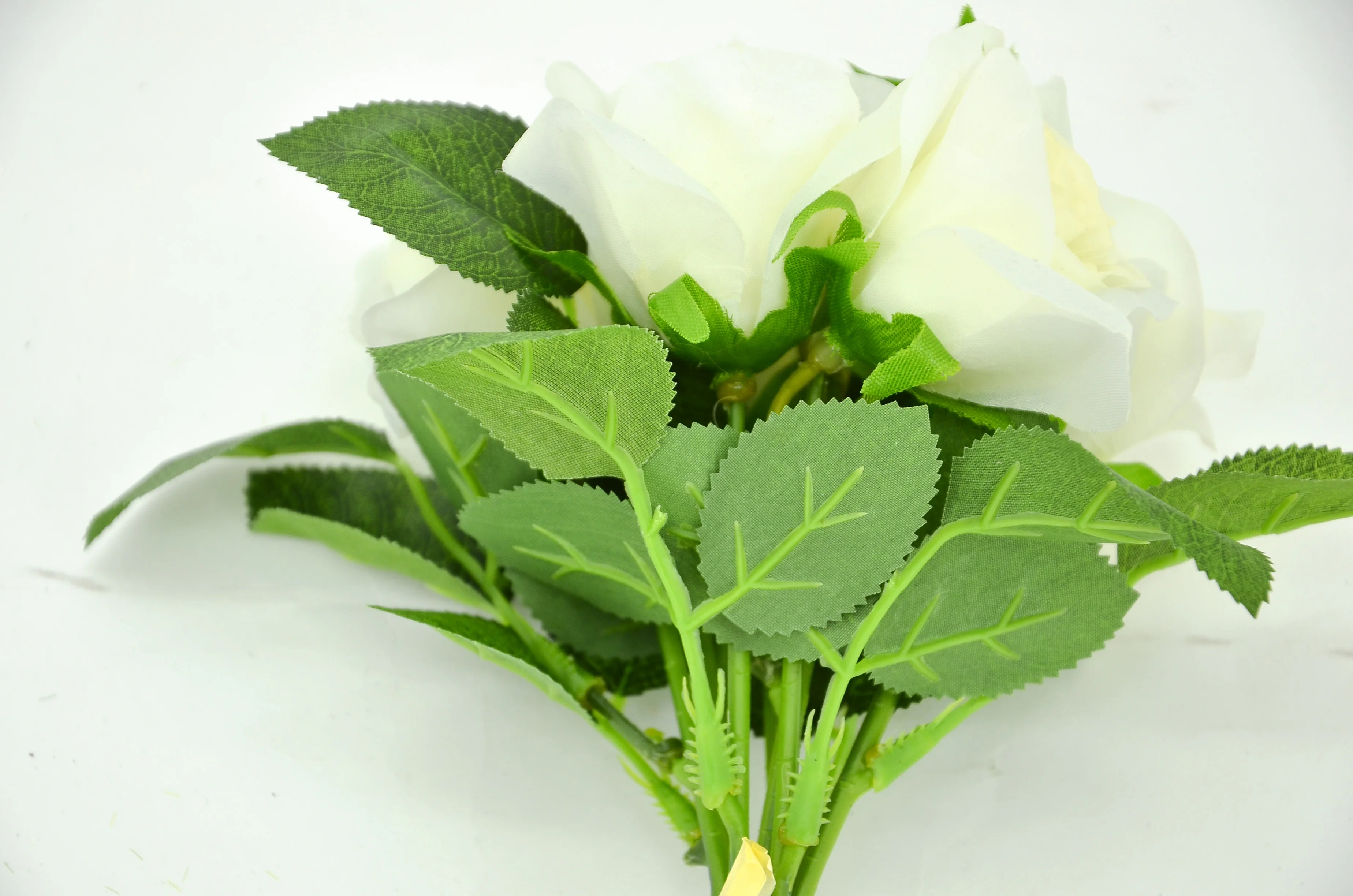 
2021 Hot selling Mini White Bouquet Artificial Flower Rose. 