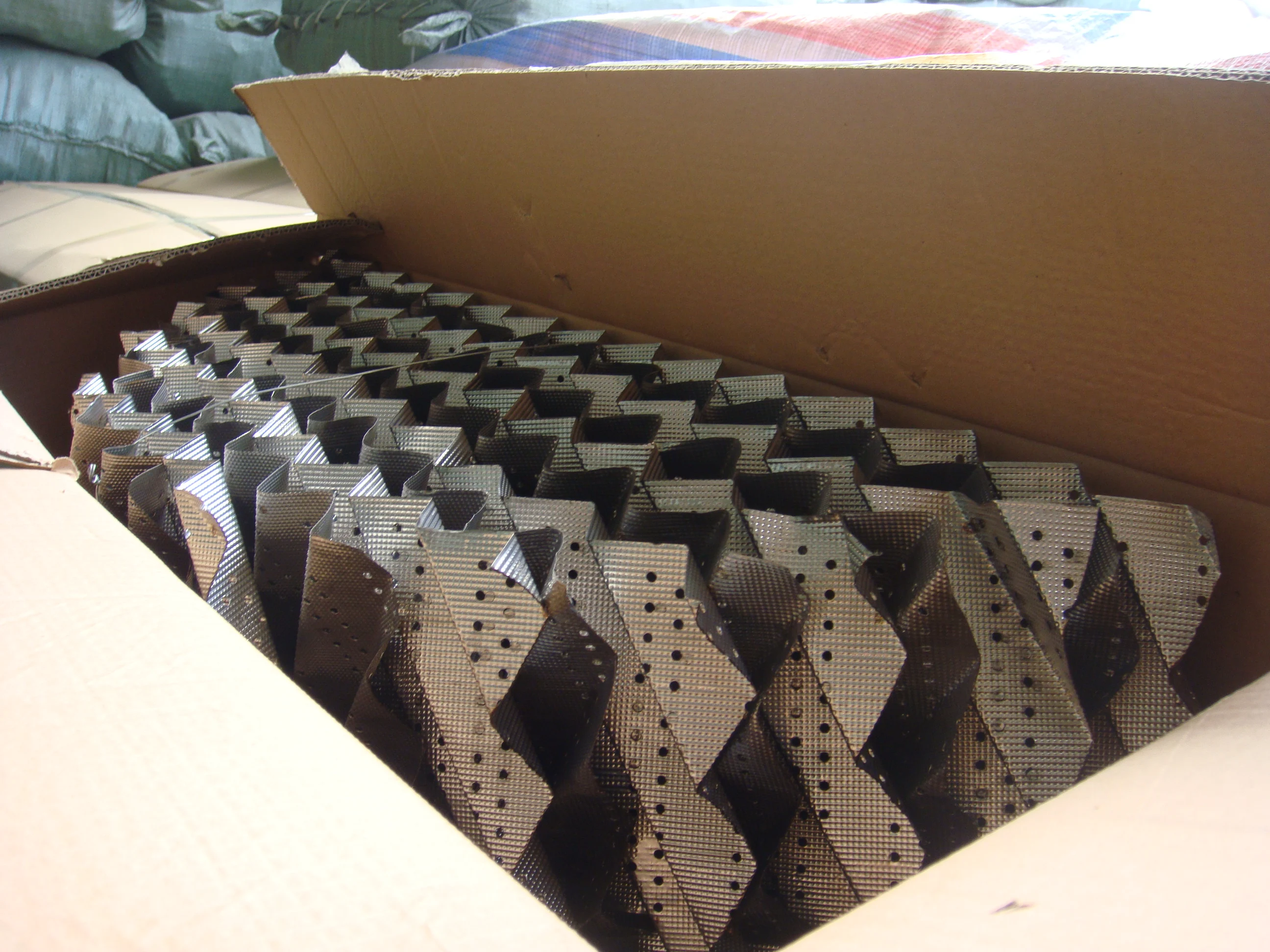 Stainless Steel Metal Perforated Plate Corrugated Packing Structured Packing for Distillation Column