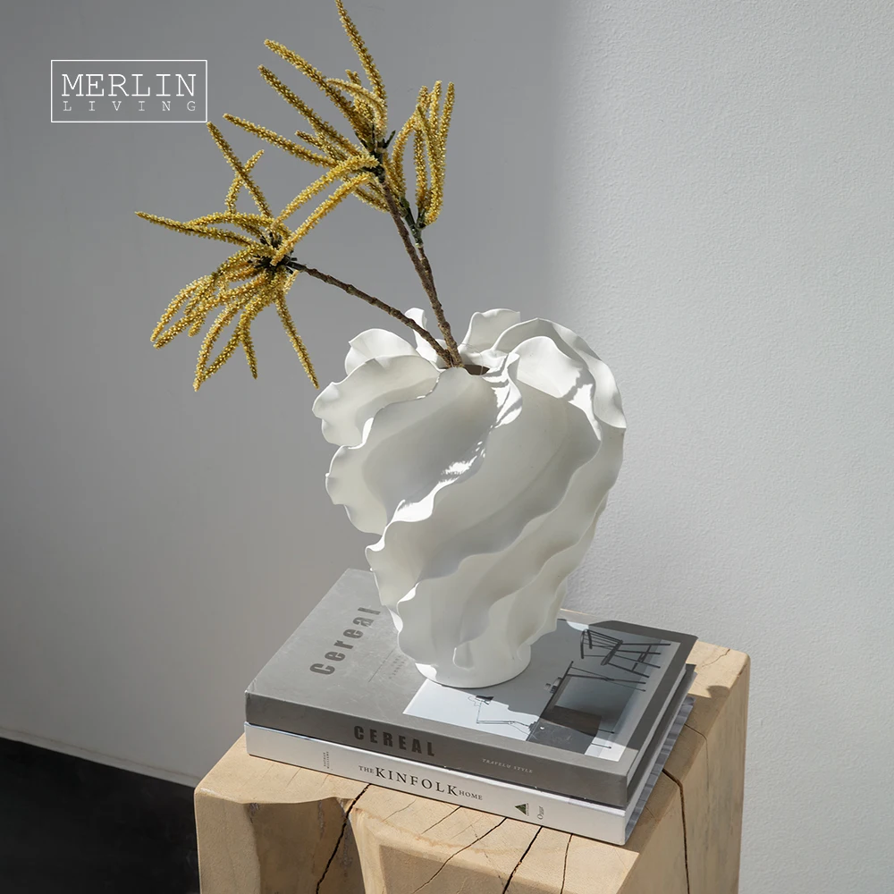 Merlin Living handmade Ceramic vase pinch flower spiral white vase ceramic decoration Chaozhou Ceramic Factory OEMODM
