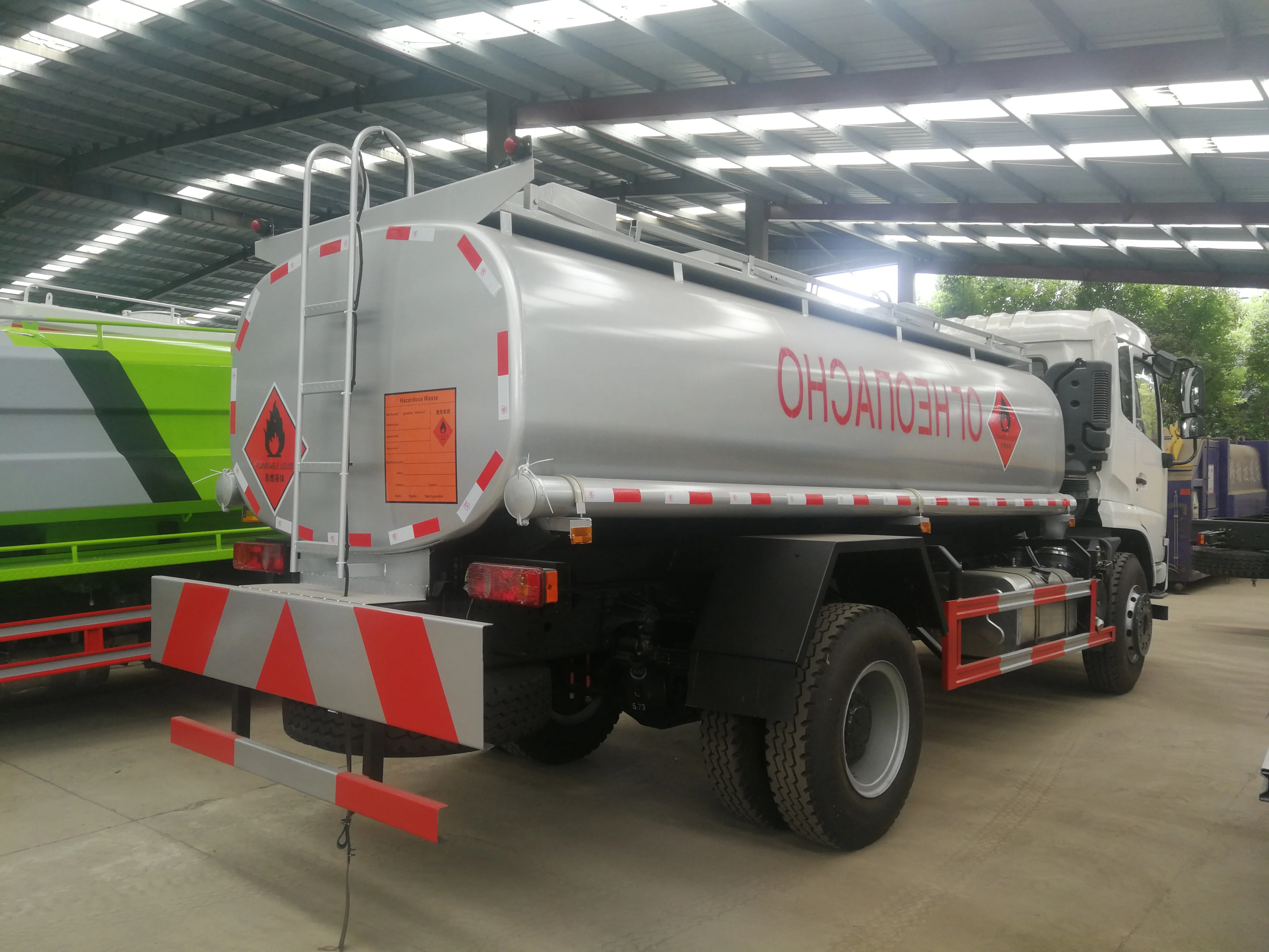 NEW Dongfeng 4x2 Fuel Tanker Truck 5/10/20/30CBM Oil Tank Trailer Tanker Dongfeng cummins engine customizable For Sale