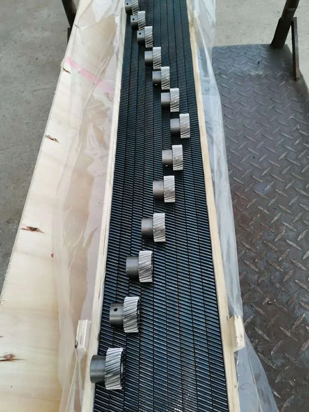 Wholesales high precision tolerance be 0.016mm/meter M3 29*29 CNC 1325 plasma cutting machine Helical Gear Rack and Pinion