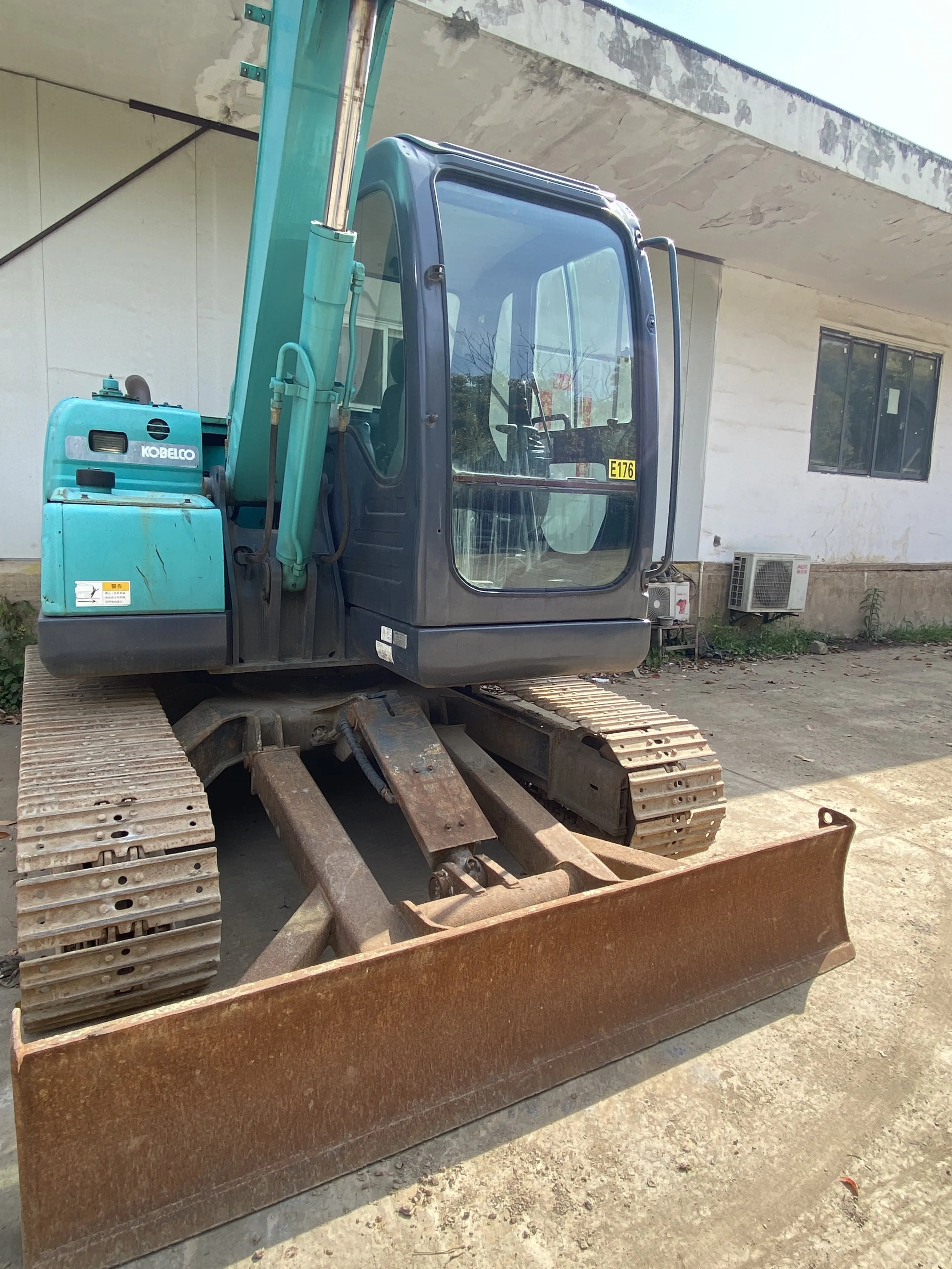 low hour japan  kobelco excavator on sale 7.5ton sk75 small size excavator in stock used kobelco excavators used kobelco sk75