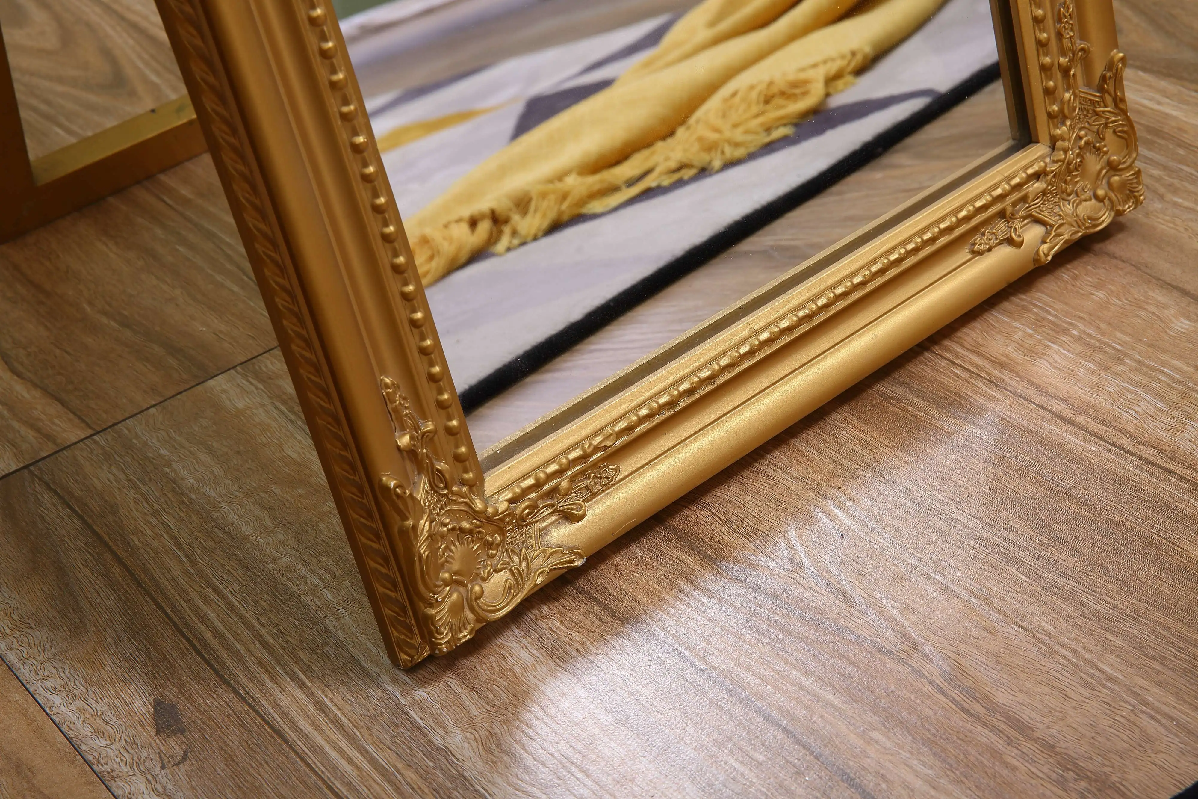Floral gilding gypsum frame floor mirror for home or barber decoration