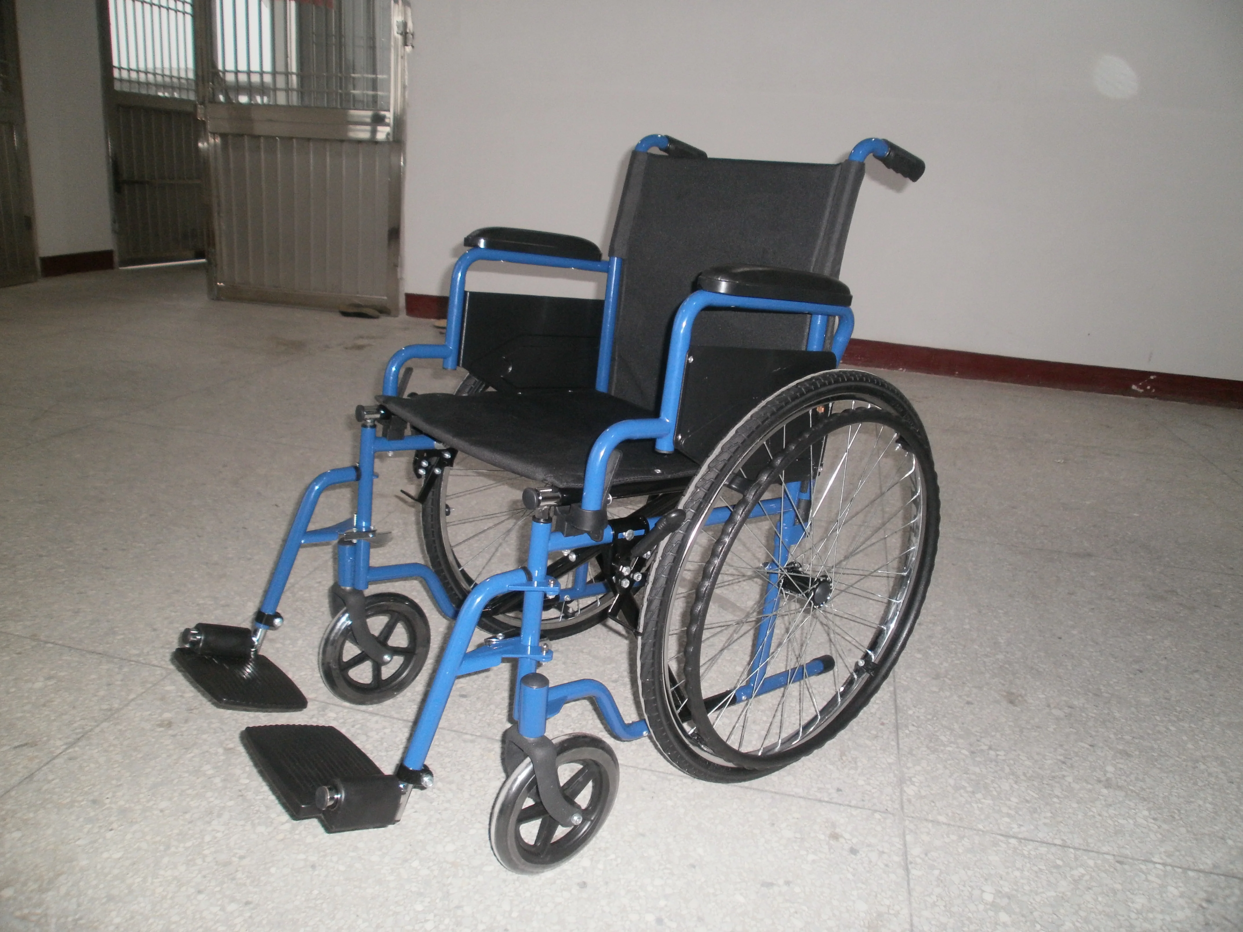 lightweight bathroom beach Dubai handicap Stable Quality Armrest Detachable Stainless Steel foldable disabled factory supply