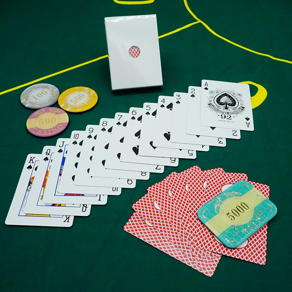 Custom jumbo playing cards blank black core linen finishing barcode casino playing cards