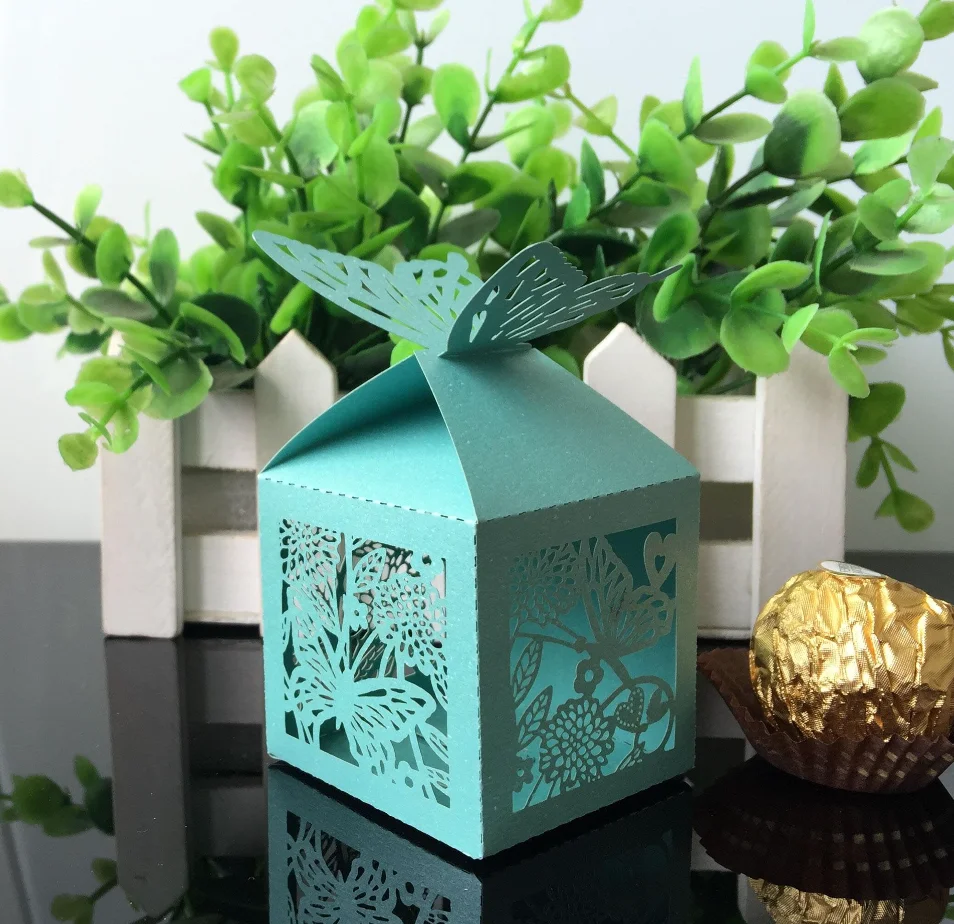 Laser Cut Butterfly and Flower Creative Chocolate Box Wedding Favors Candy Boxes Gifts Box Marriage Party Decors