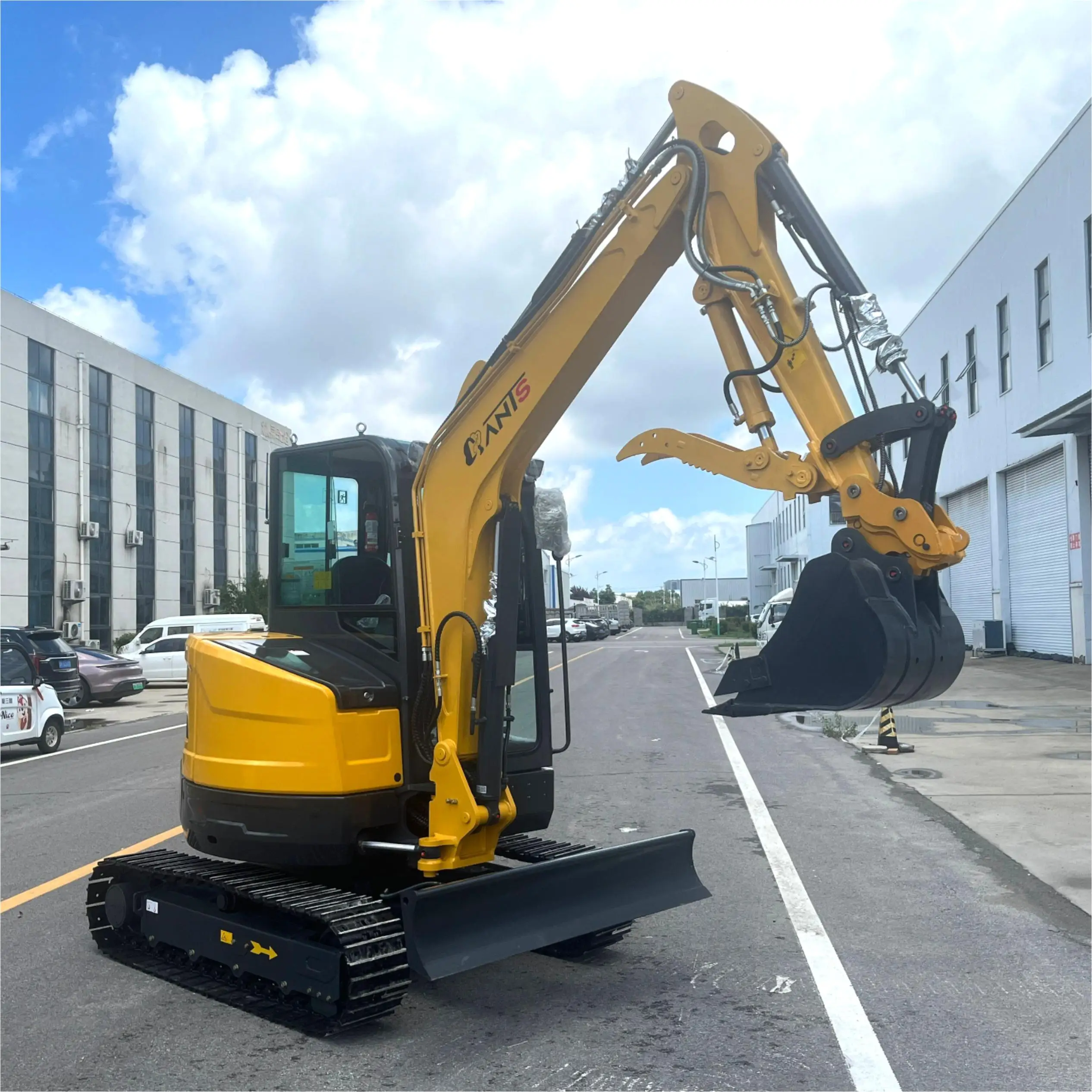 Chinese New hot selling high quality 4 ton multi function mini excavator small bagger mini digger demolition robot for sale