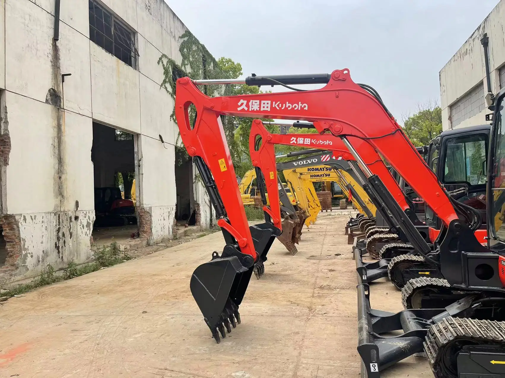 Б/у мини Kubota KX165 экскаваторы для продажи по низкой цене 5 тонн