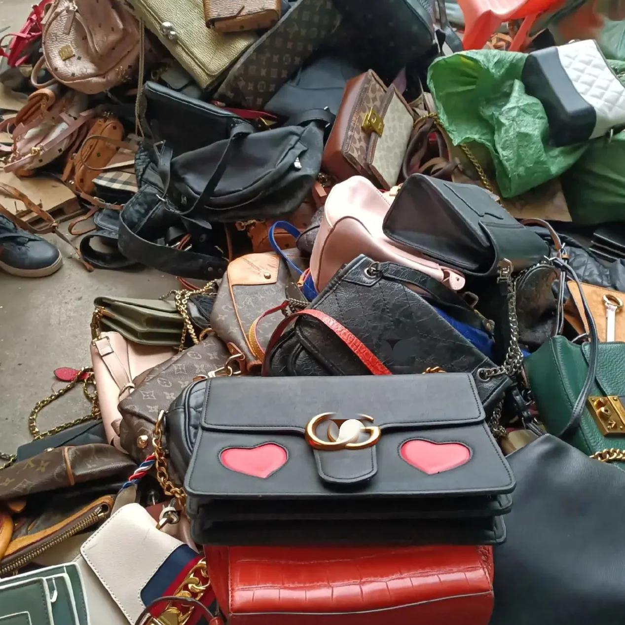 Hot selling wholesale Featured luxurious International brand used A+ bags wholesale Promotions second Hand bags