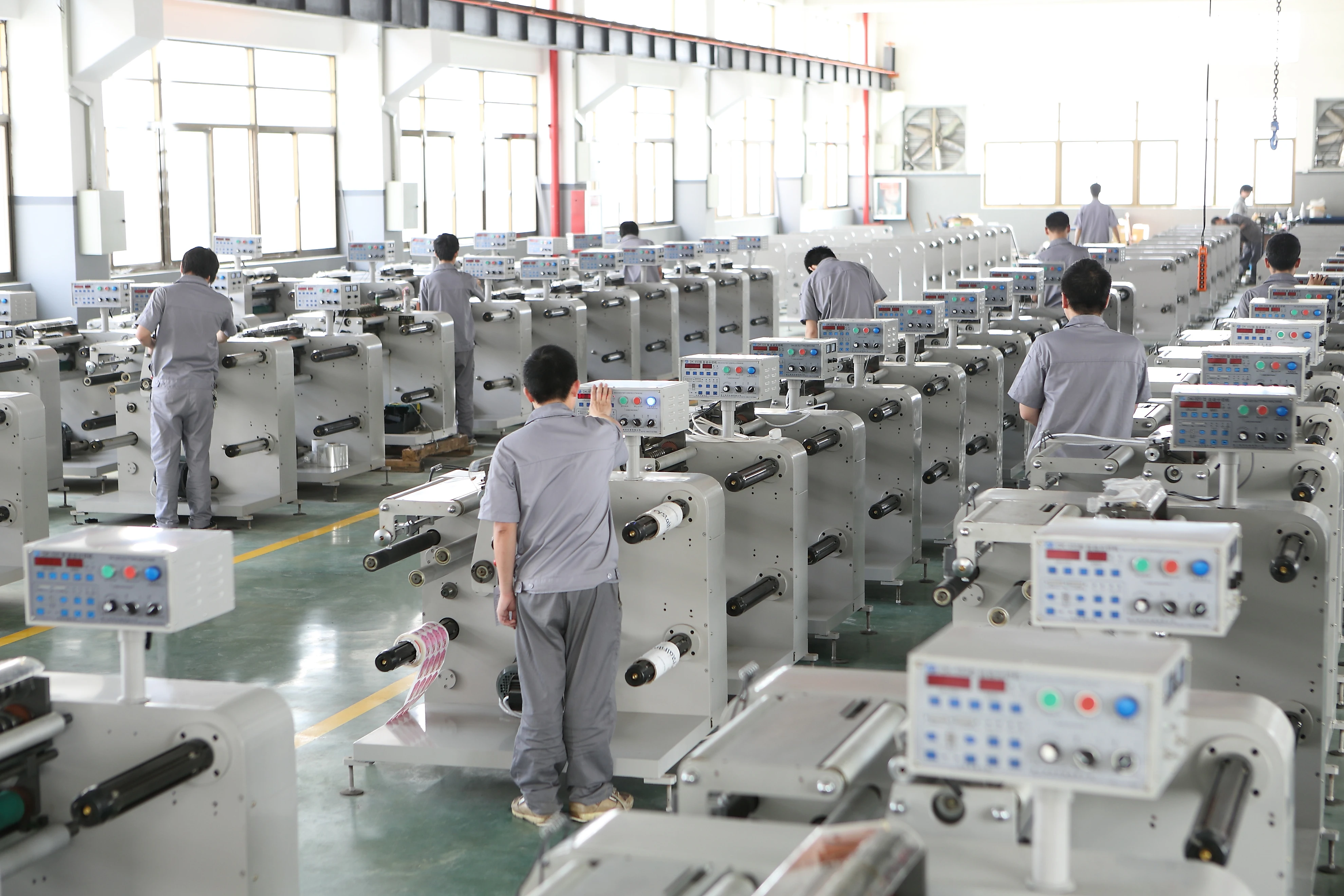 Easy to operation die-cutting machine paper folding  with slitting rewinder machine