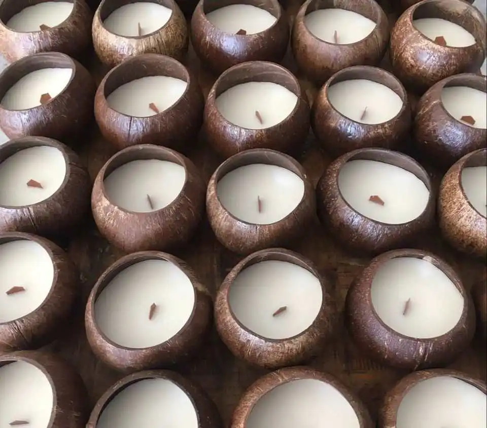 Coconut Shell  Wholesale Custom Logo Gift Box Scented Soy Wax Aromatherapy Fragrances Candles Massage