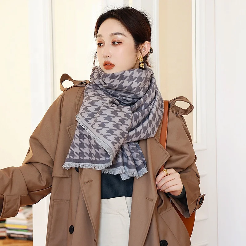 New design beautiful pattern Reversible Muffler Scarf Classic Cashmere Feel Winter Scarf Very Soft and Warm Womens Scarves
