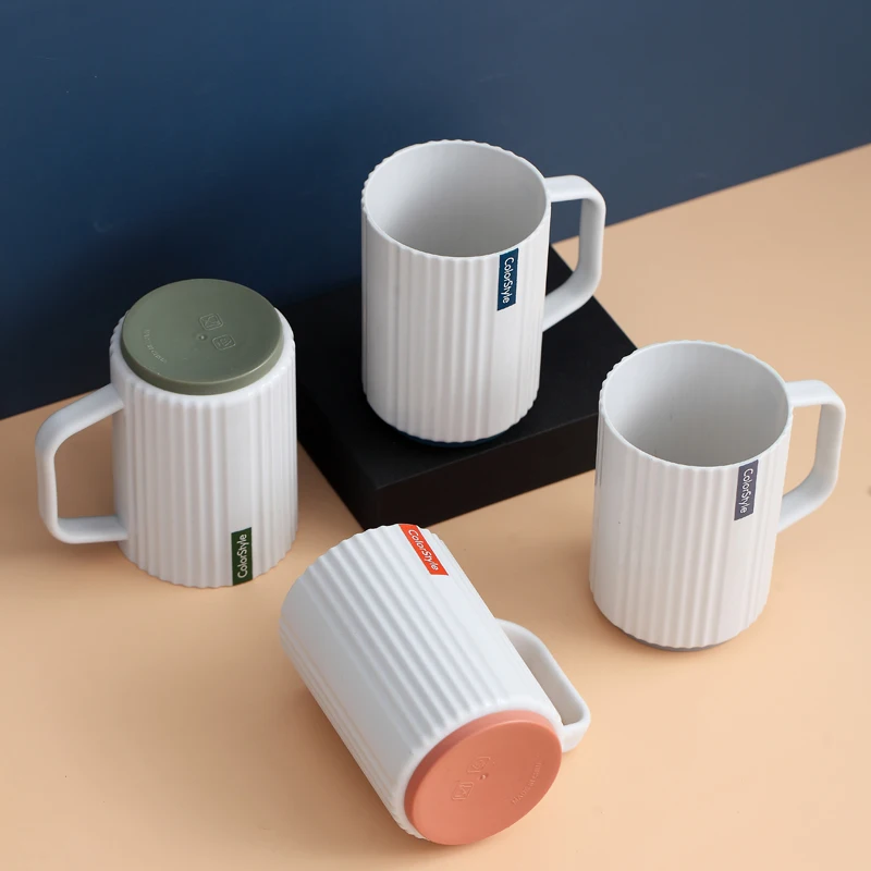 BPA Free Multipurpose Bathroom Gargle Toothbrush Holder Coffee Water Cup 13 oz Plastic Mug With Handle For Drinking