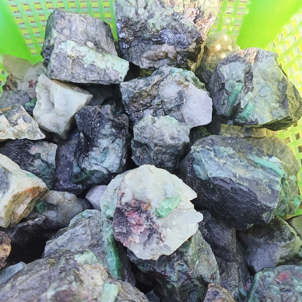 Natural emerald rough stone price wholesale high quality raw emerald stone