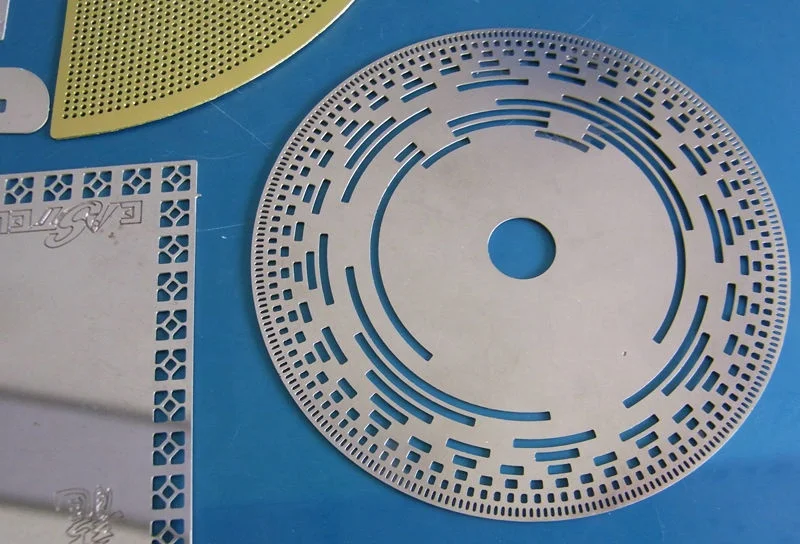 High accuracy rotary encoder, optical rotary encoder disks