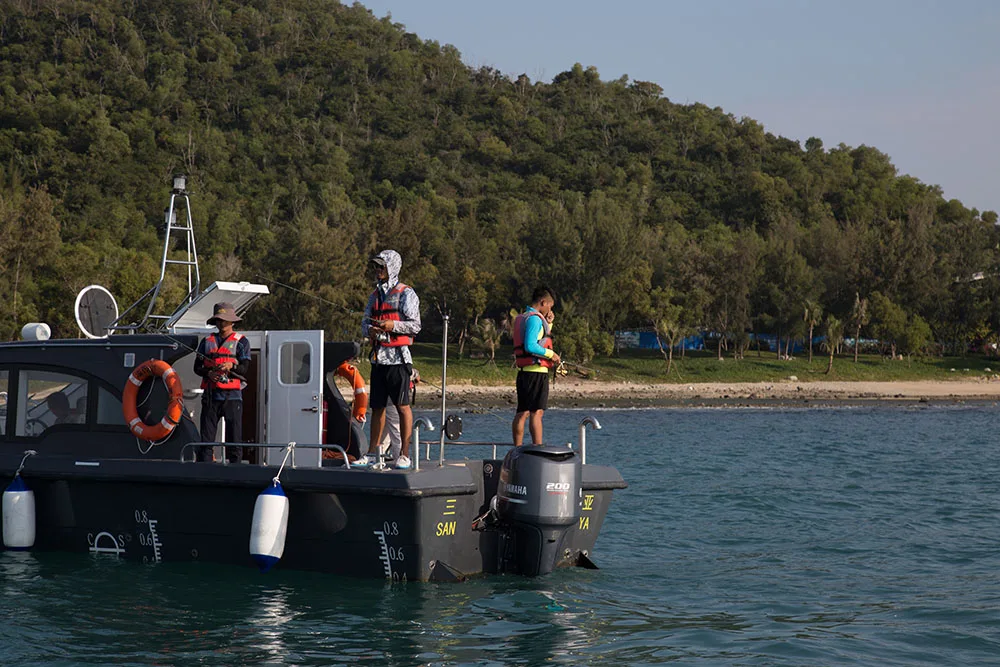 33ft  black/white fiberglass boat    fishing boat made in China boat