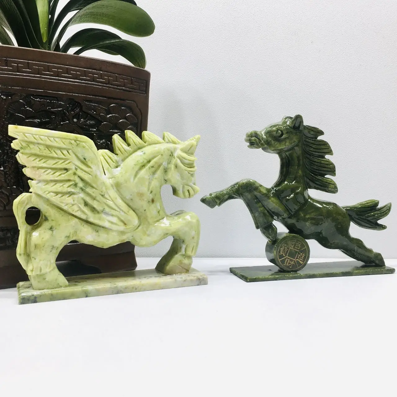 Large Size Wholesale Green Jade Hand Carved Green Jade Horse And Unicorn Xiuyu Jade Crystal Carvings For Home Decoration