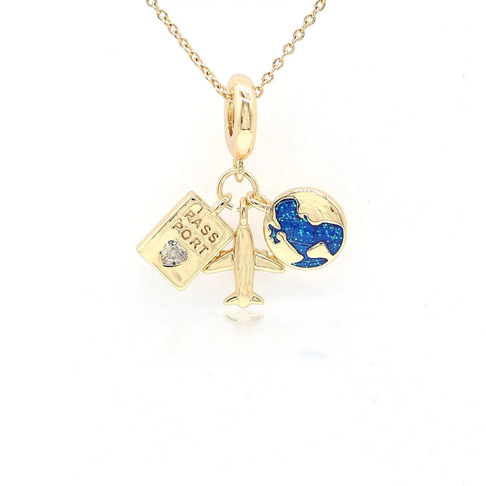 Подвеска в виде самолета форме паспорта