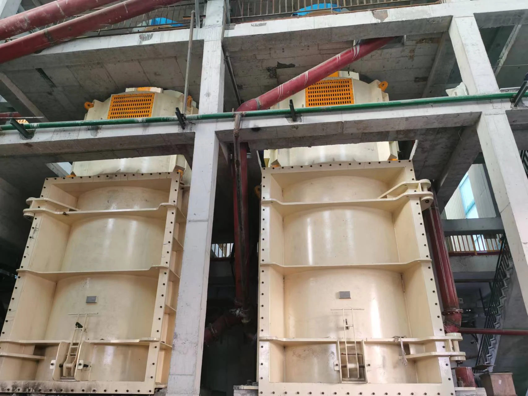 New Polymetallic Ore Vertical Grinding Mill Lead Zinc Tin Tower Roller Bearing Engine Motor Gearbox for Construction Industries