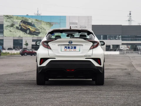 2023 в наличии оптовая продажа TOYOTA IZOA E 400 км новые энергетические транспортные средства тройной литиевый аккумулятор для автомобиля маленький внедорожник 5 мест взрослых