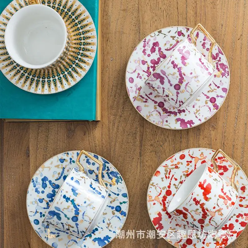 Европейские роскошные расписные золотые керамические чашки и блюдца с изображением настоящего золота, наборы арабских чашек с блюдцами, золотые чашки с ободком, оптовая продажа