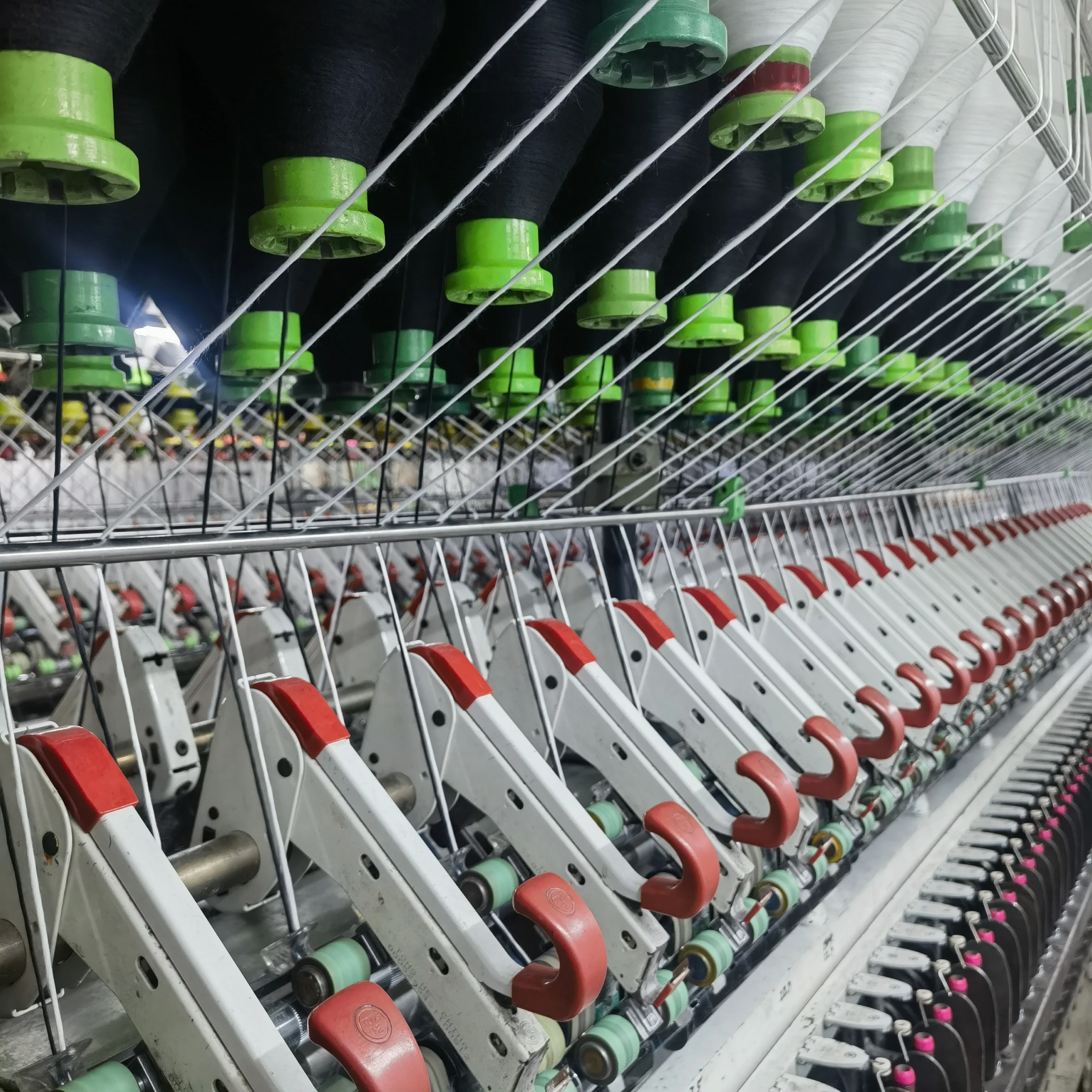 Yarn Factory Direct Sale Knitting and Weaving Recycled Cotton Polyester Blend Yarn for Wholesale Textile Yarn