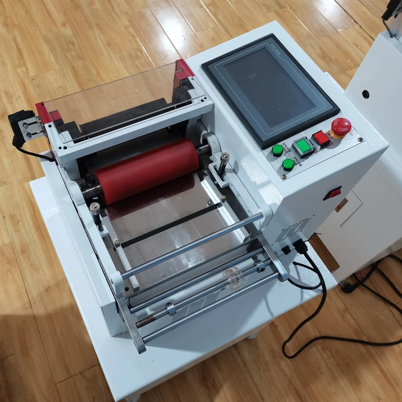Chinese automatic medical gauze roller cutting machine