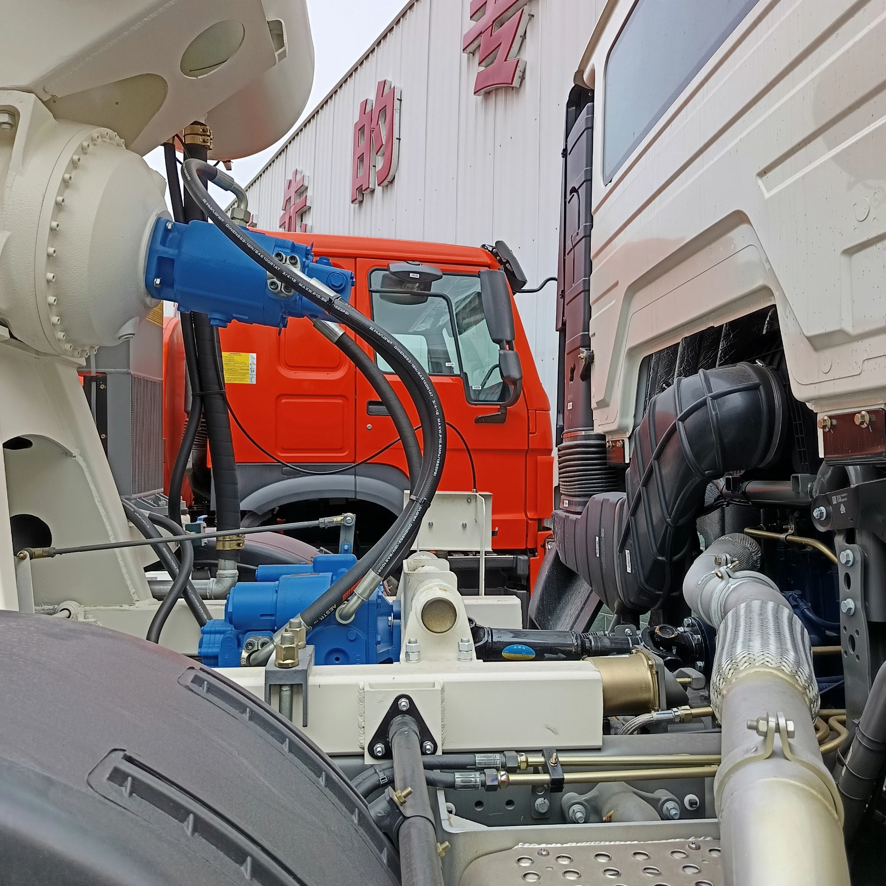 Хорошее качество новый Грузовик Sinotruk Howo низкая цена бетономешалка 380/400HP для продажи