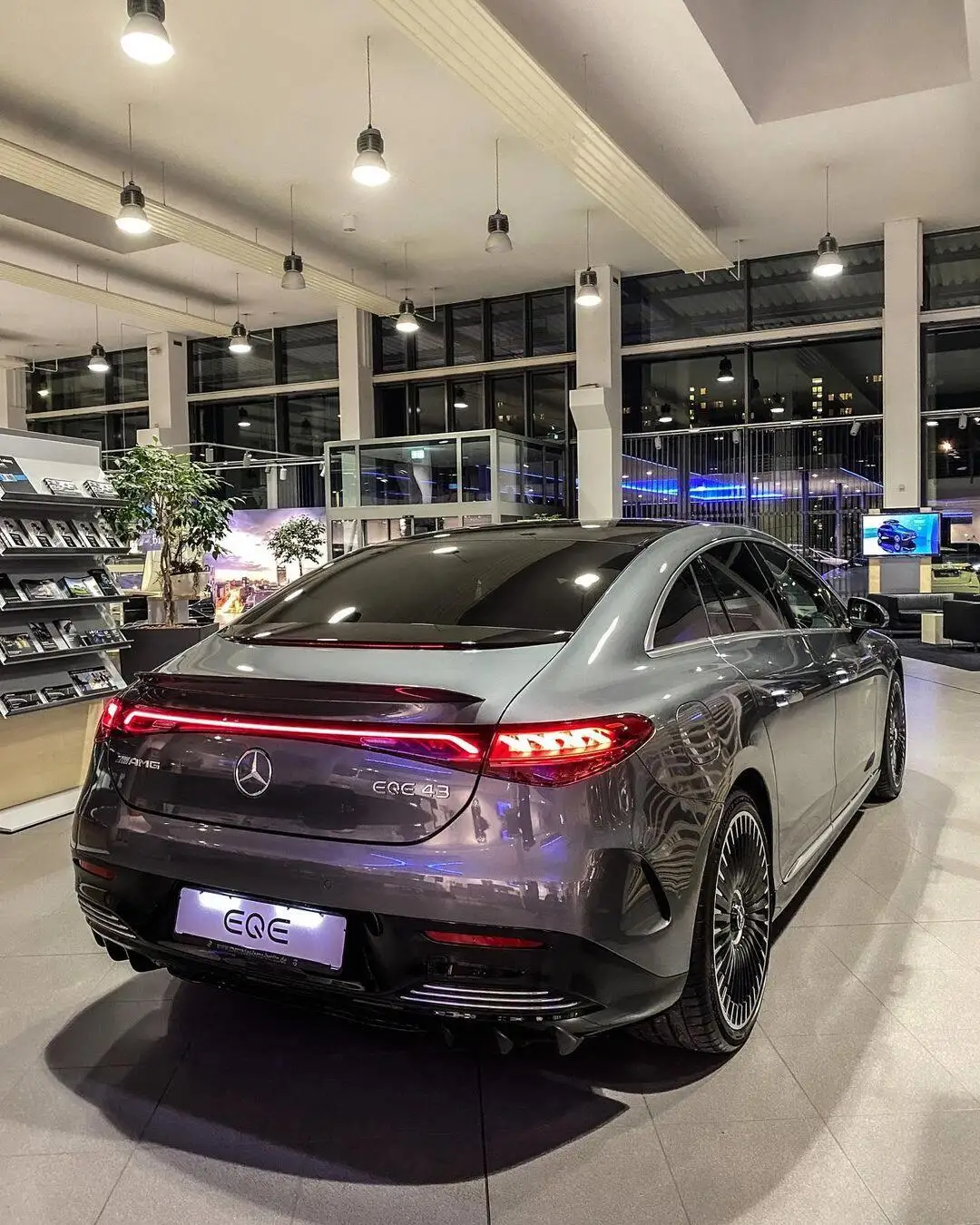 2024 бензо-бензо 4WD чистый электрический с седаном внедорожником MercedesS Benzs EQC Suv 350 500 4matic BenzS