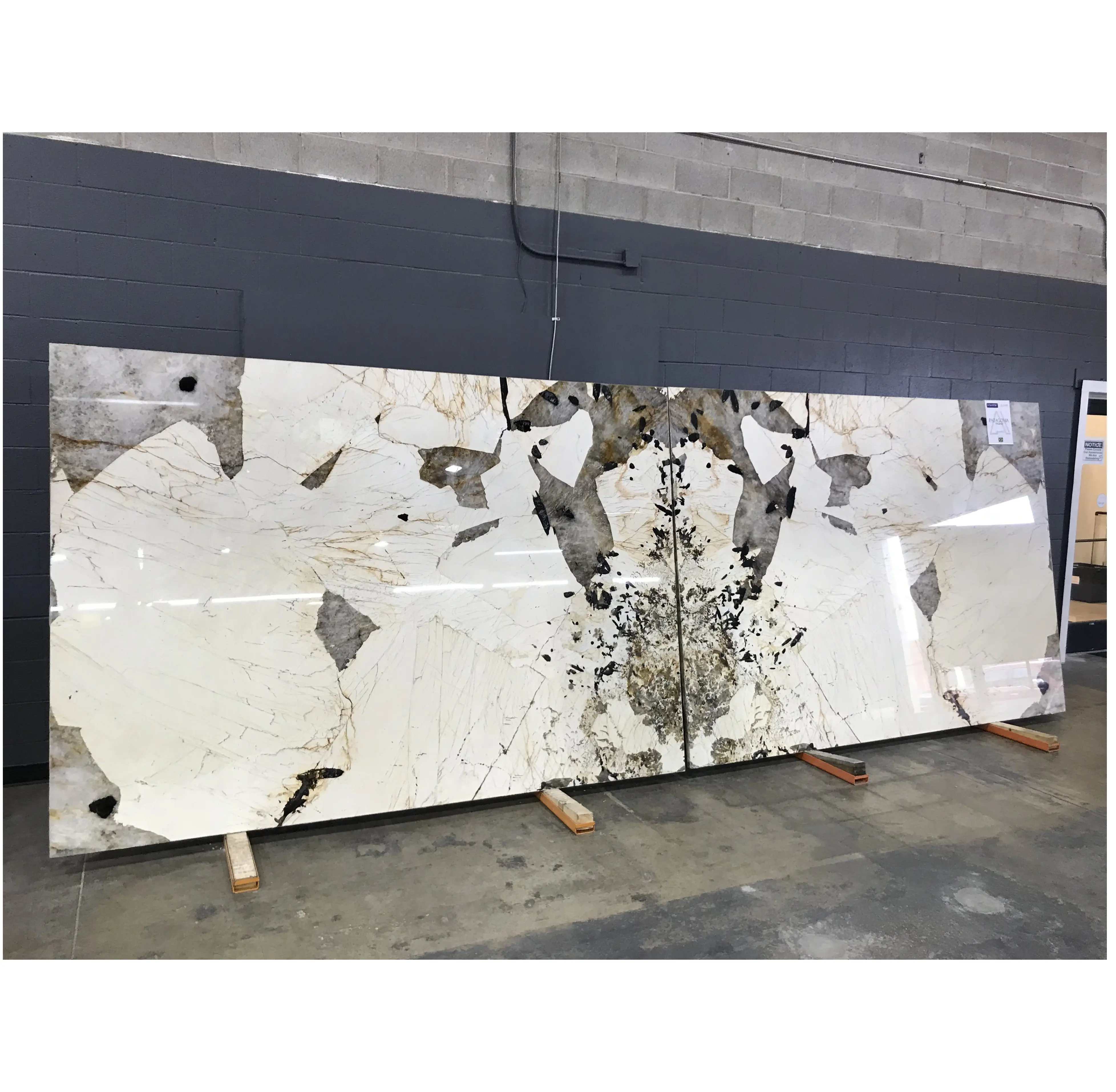 Brazil White Crystal Stone Patagonia Countertop Granite Slabs Kitchen Countertop And Island For Villa