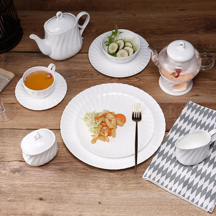 Ceramic dish sets complete Bone China tableware luxury party dinnerware sets porcelain plates kitchen ware for home and kitchen