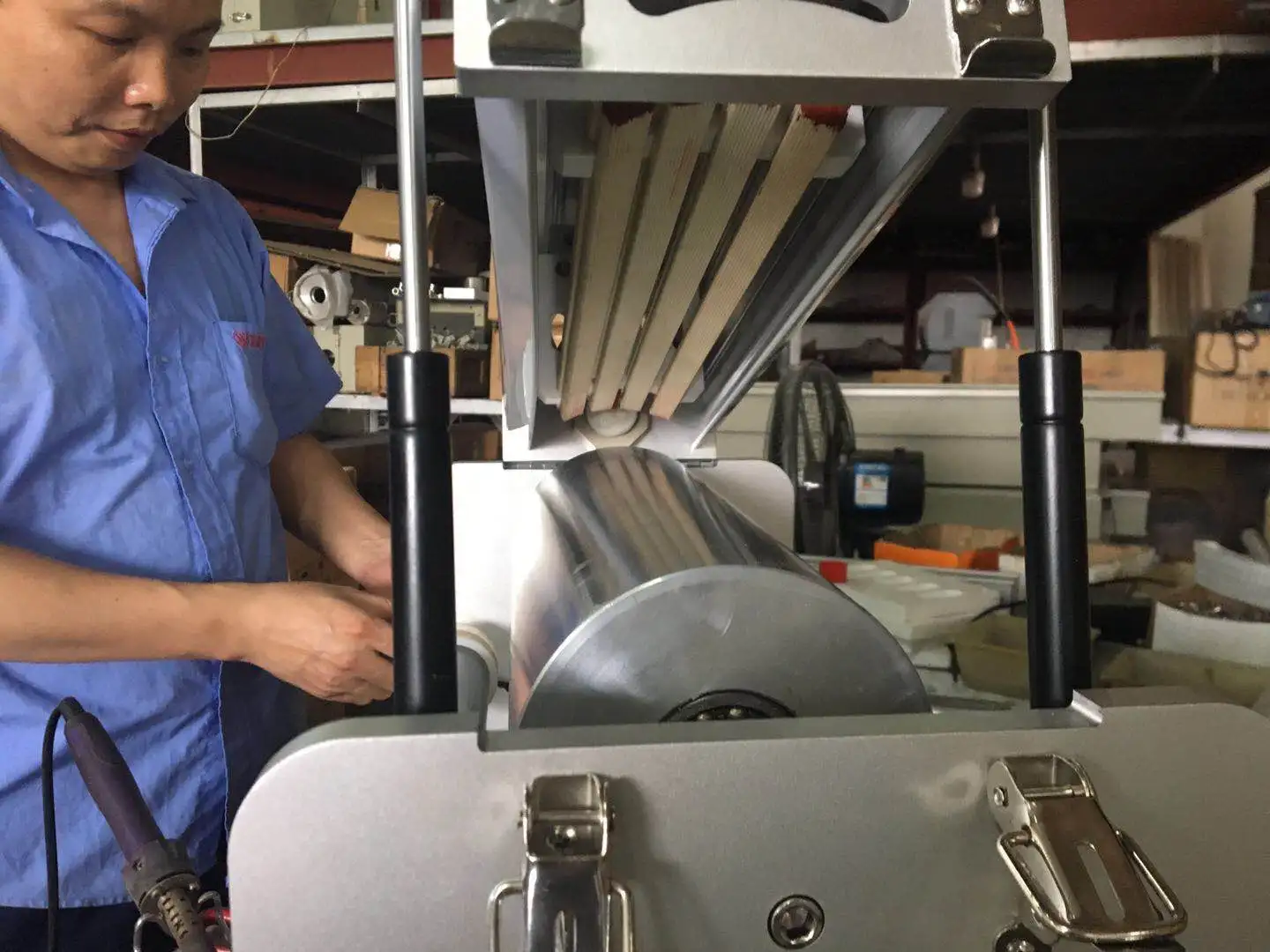 Corona treater for metallic film/ceramic corona /ceramic electrode