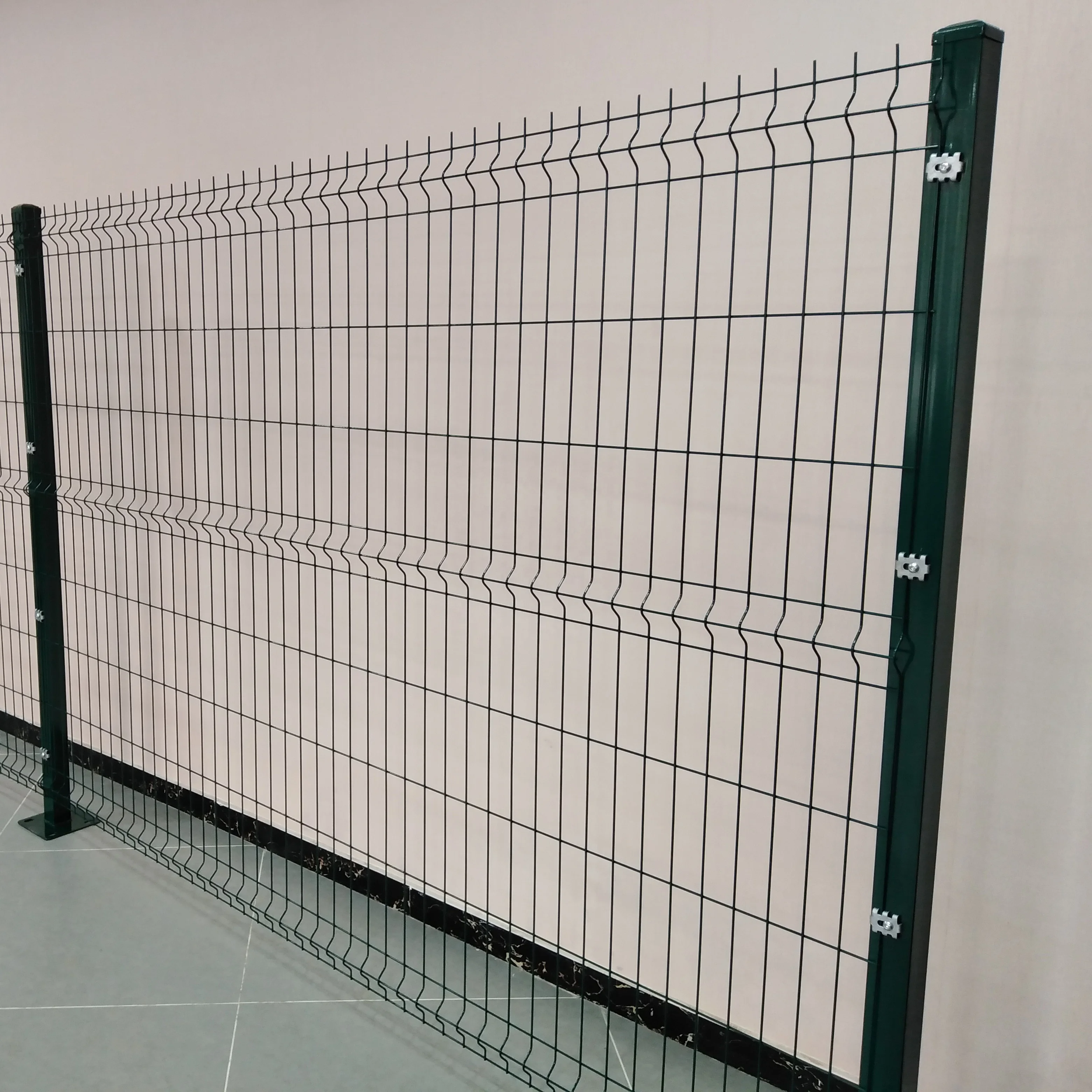 Bending Welded Wire Mesh Fence