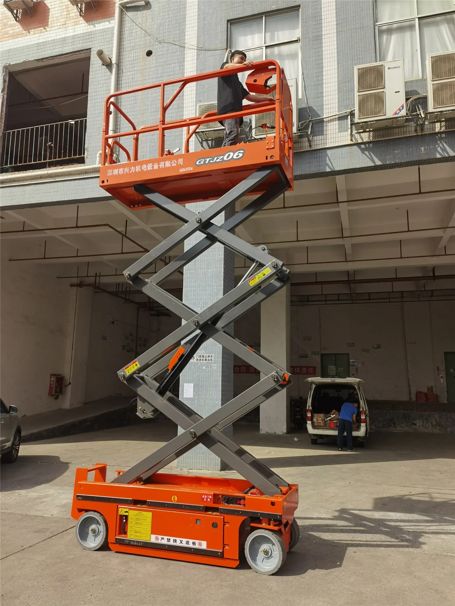 10m self propelled scissor lift platform Outdoor Aerial Work Platform Scissor lift table GTJZ10
