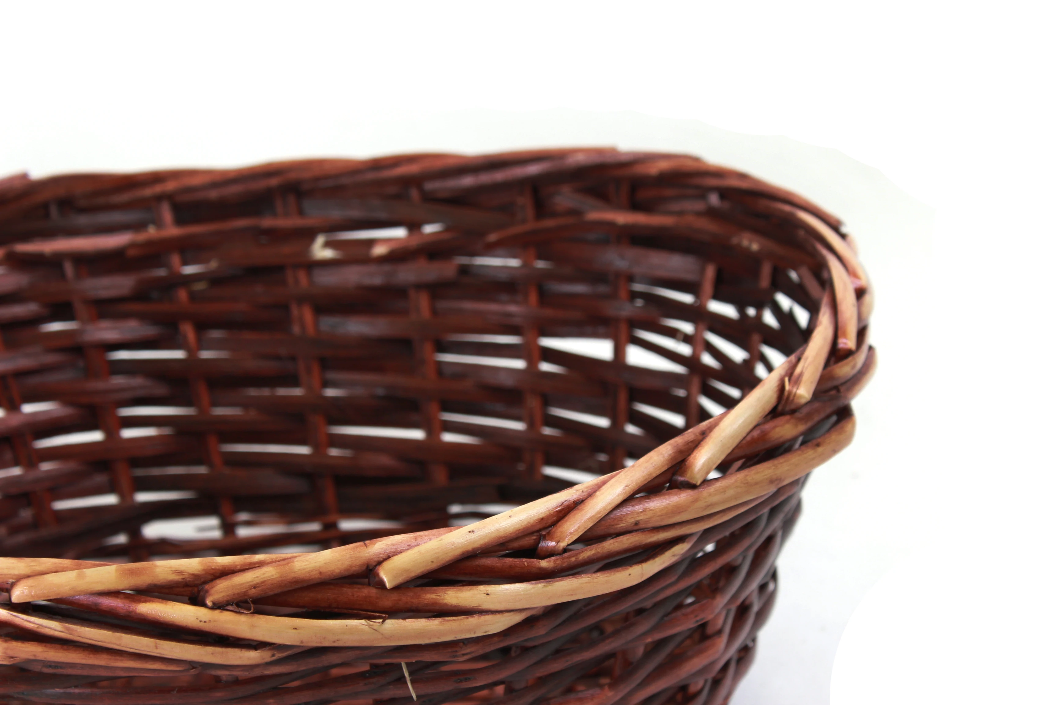 China Basket Supplier Hand Woven Cheap Price Wholesale Willow Material Wicker Gift Basket Tray in Bulk