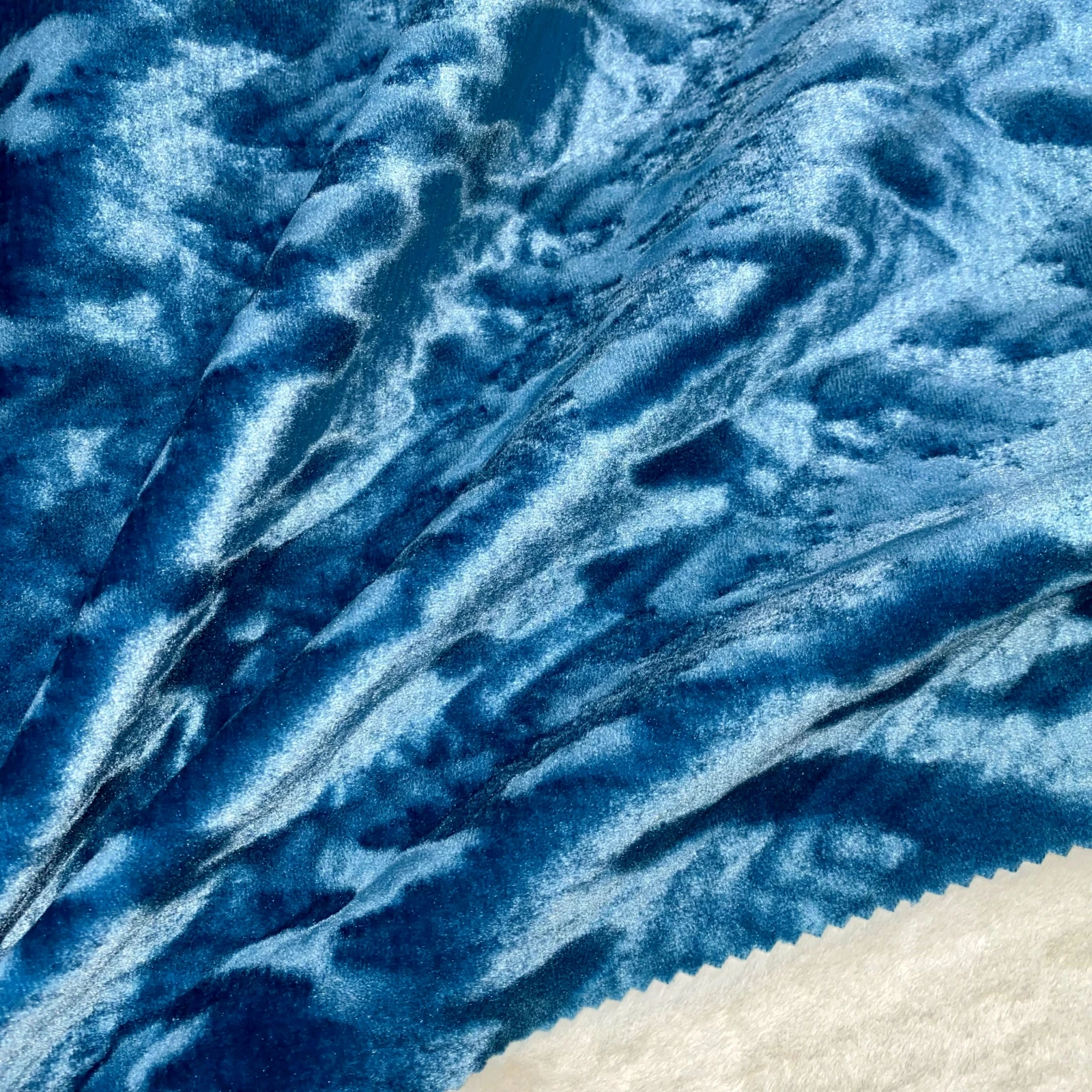 Custom All Colors 100% Polyester Velvet Fabric for Home Textile Shiny sofa fabric