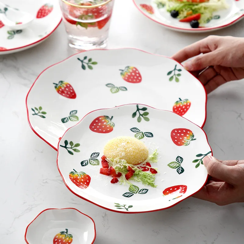 New Arrival Porcelain Handpaint Strawberry Dinner Set