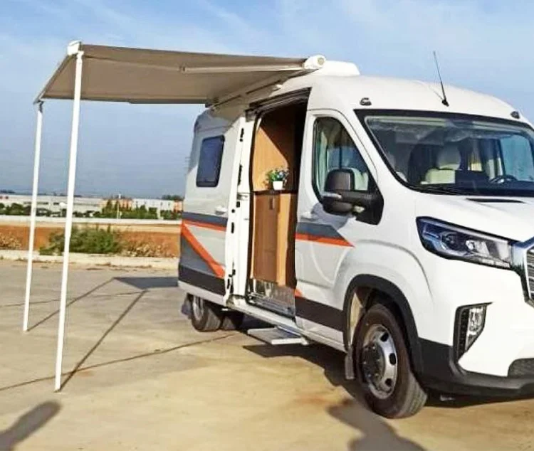 Slide Out Traction Camping Motorhome RV caravan With Awning Travel Trailer