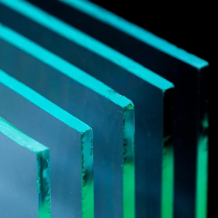 Chinese factories sell modern transparent glass to reduce noise and heat insulation