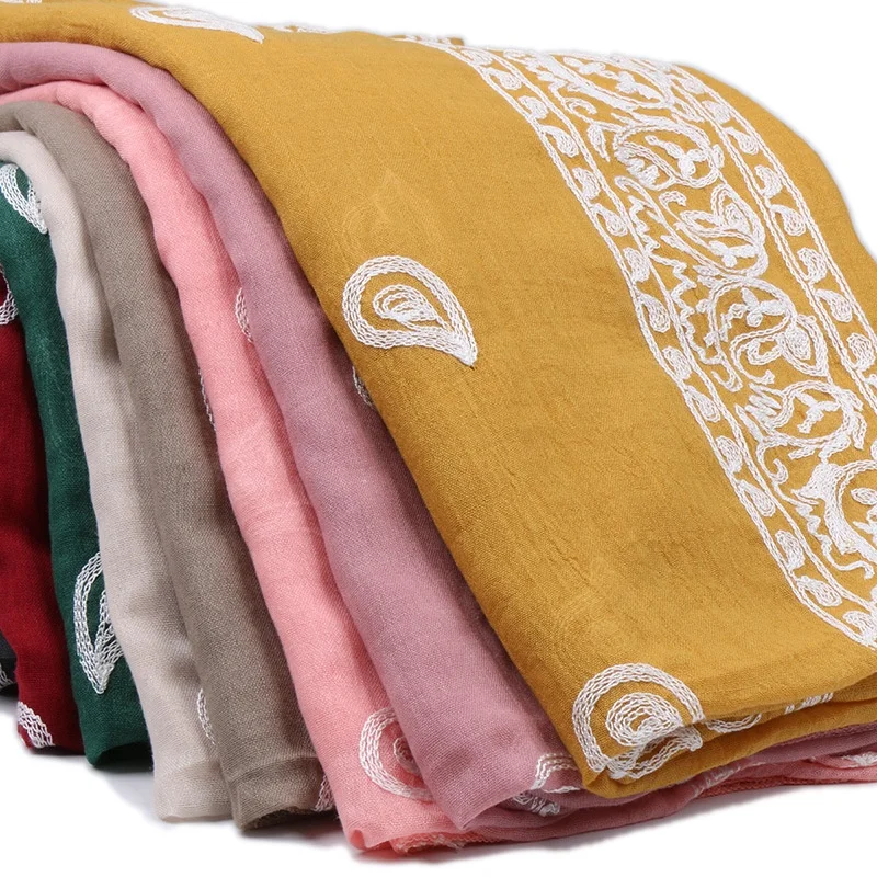 Latest Design Hijab Woman Muslim Paisley Flower Shawls And Scarves Embroidery Design Cotton Hijab Scarf