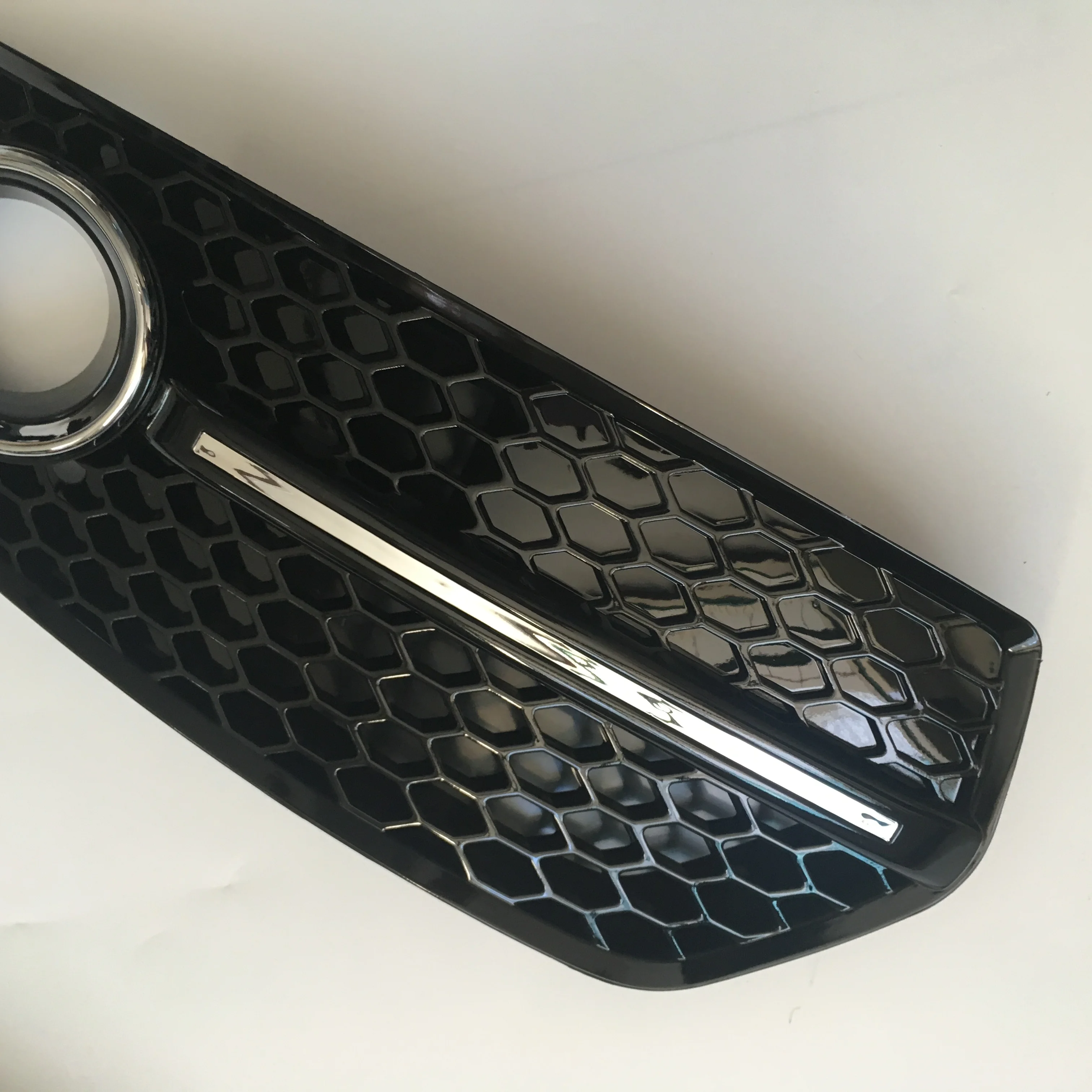 1 Pair Q5 change to SQ5/RSQ5 Front Lower Bumper Grill Fog Light Lamp Grille Cover For Q5 2009 2010 2011