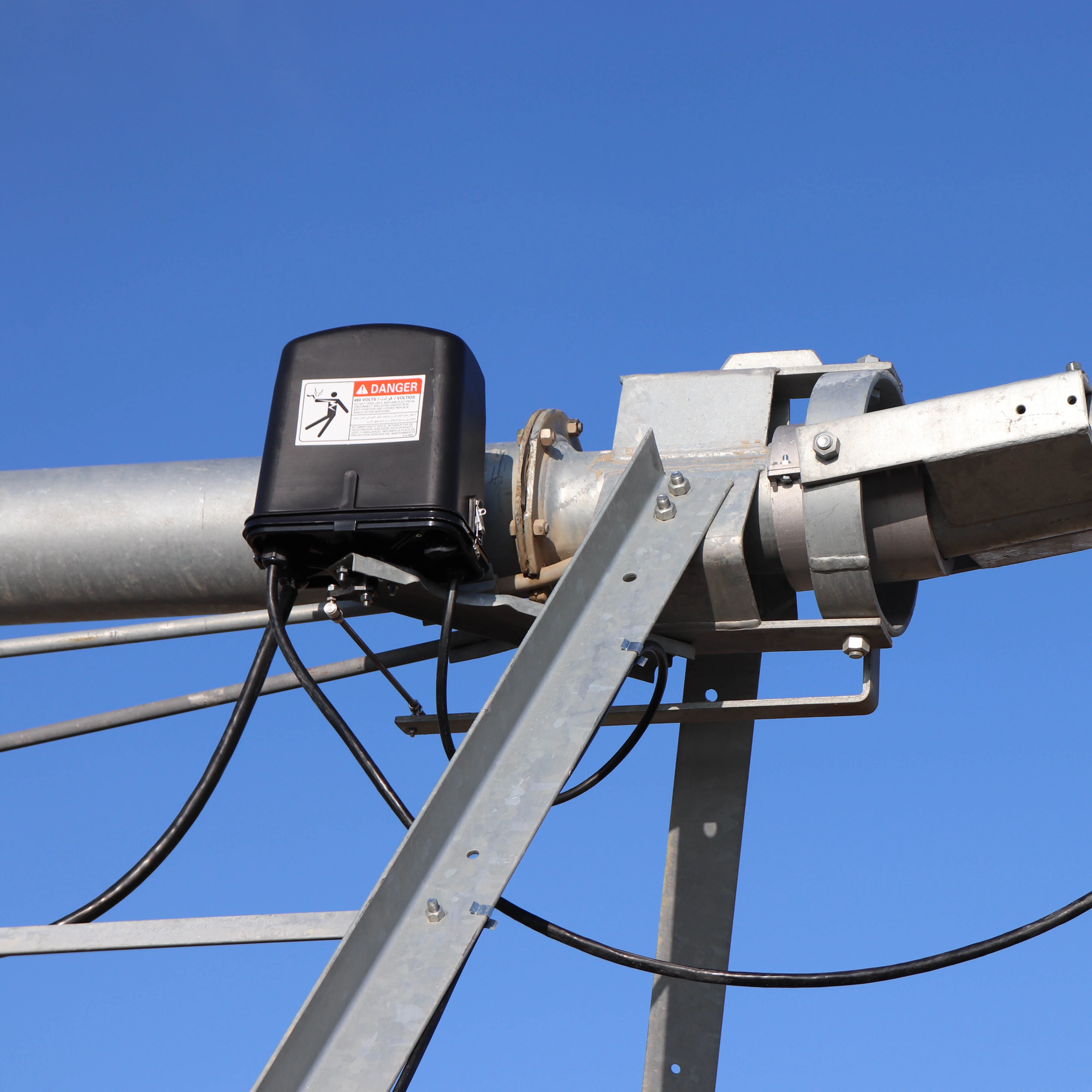 Zimmatic Style Intermediate Towerbox Center Pivot Irrigation System