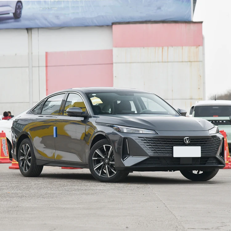 China Changan YIDA PLUS CAR SEDAN 5 Doors And 5 Seats Compact Automobile CHANGAN YIDA Plus Car Sedan 1.5L 2023